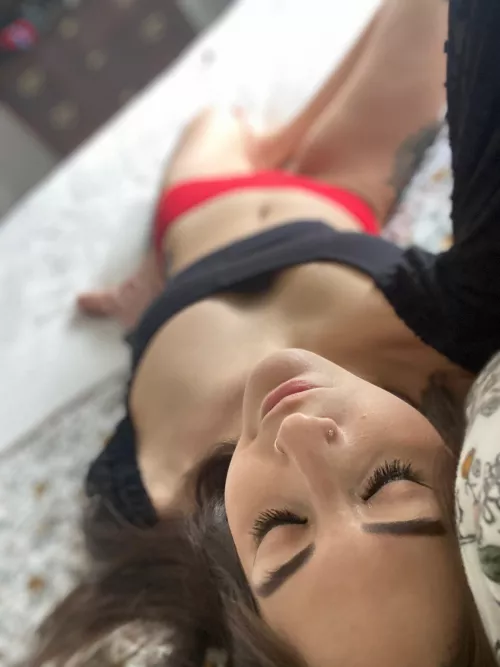 Come join me in bed Daddy 🌶️🔥