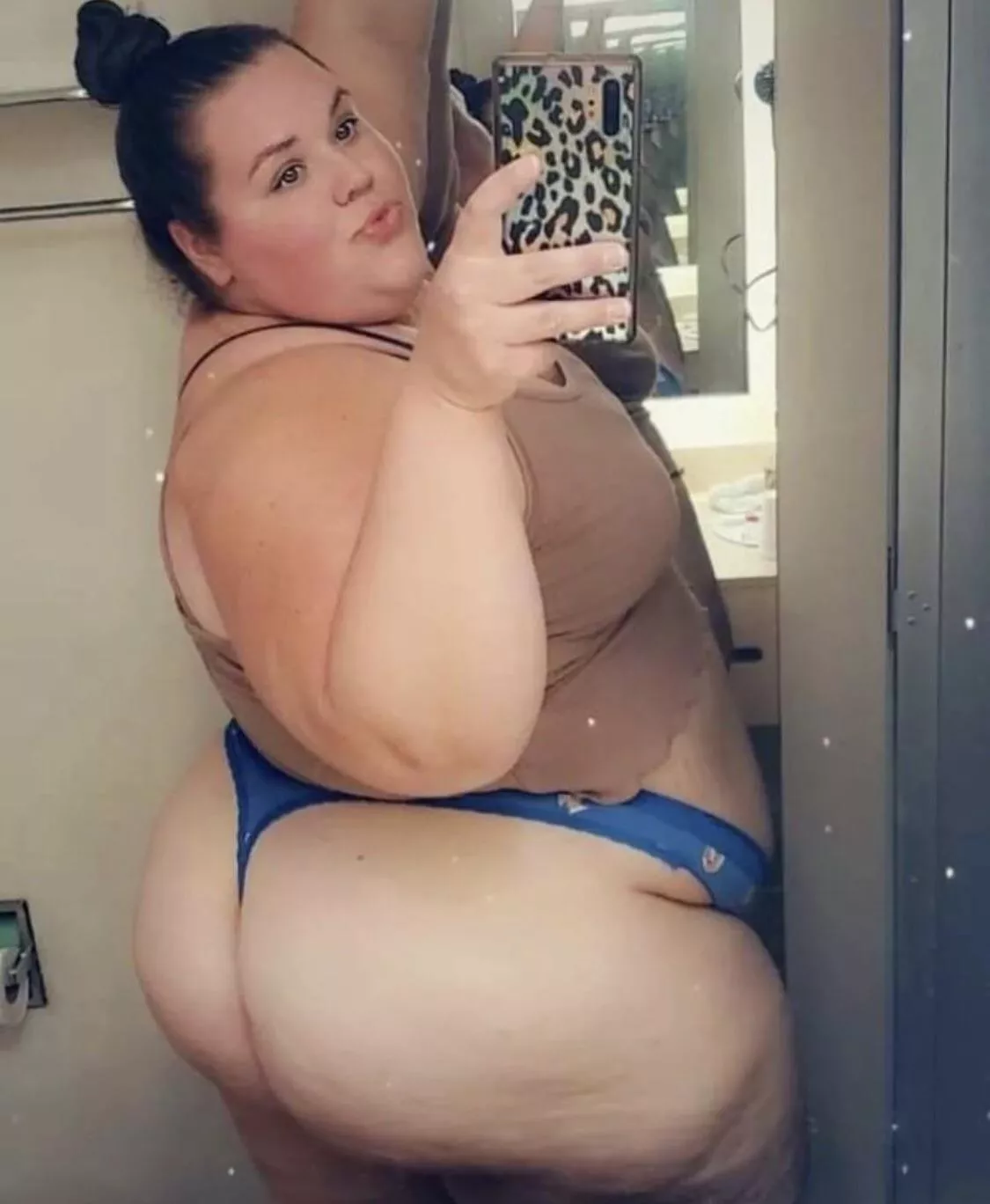 Craving for some hot pepperoni pizza 🍕 rn ❤️😘