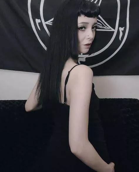 [domme] I should really be sitting in your pathetic face, not on the ground