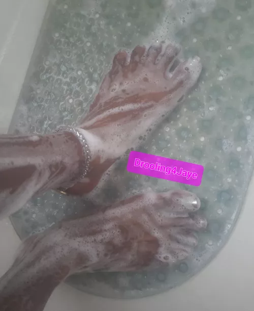don't forget to scrub between your toes