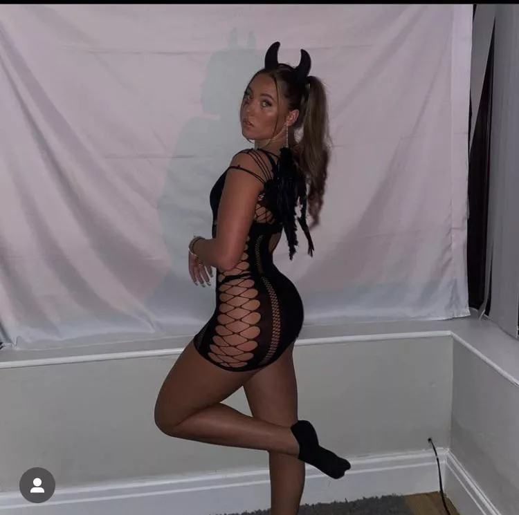 Ella definitely didn’t fall from heaven 😈😈