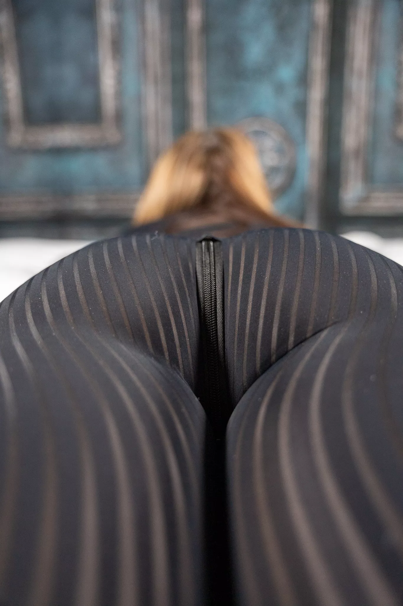 (F)52 Need a little help... I think the zipper is stuck! SWEET reward for anyone who can!