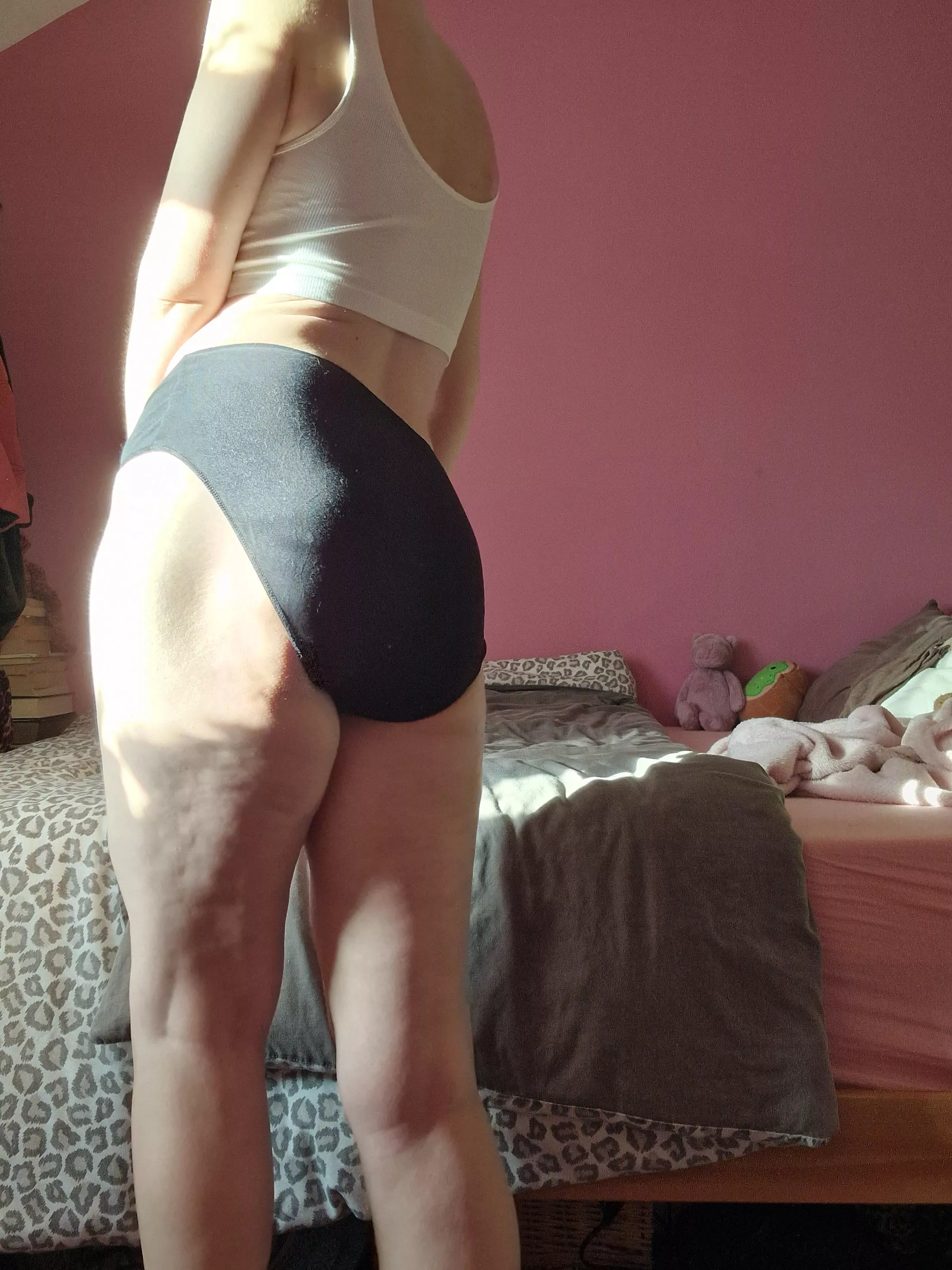 good morning from me and my granny panties!