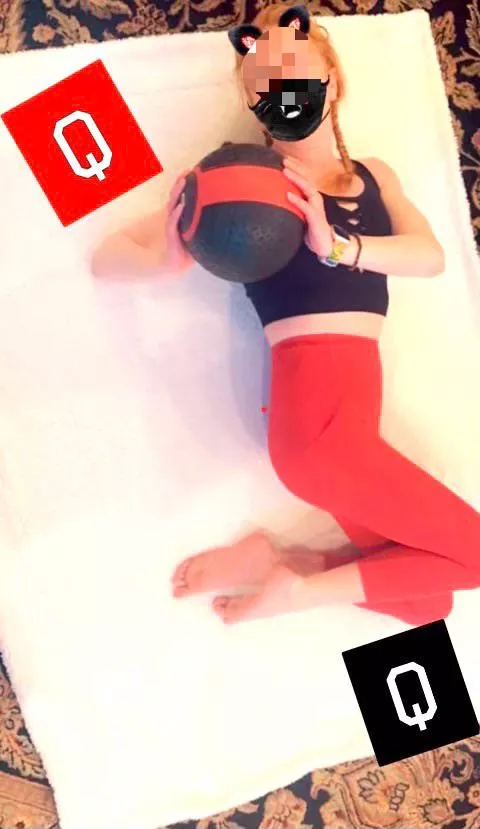 Got these as a gift from someone special [F] ~ glad GA won the championship so I can pretend to be the Queen!