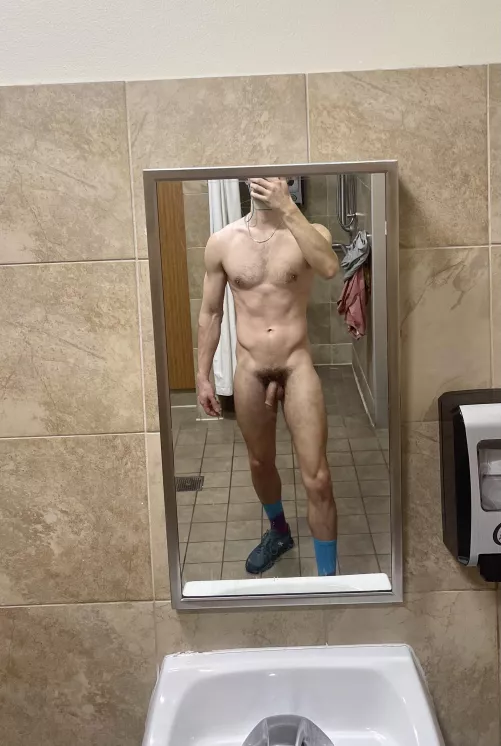 Gratuitous mid-workout nude