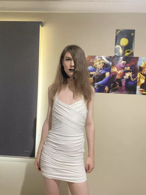 Happy femboy Friday I really like how I look in this dress 🤍🖤🤍