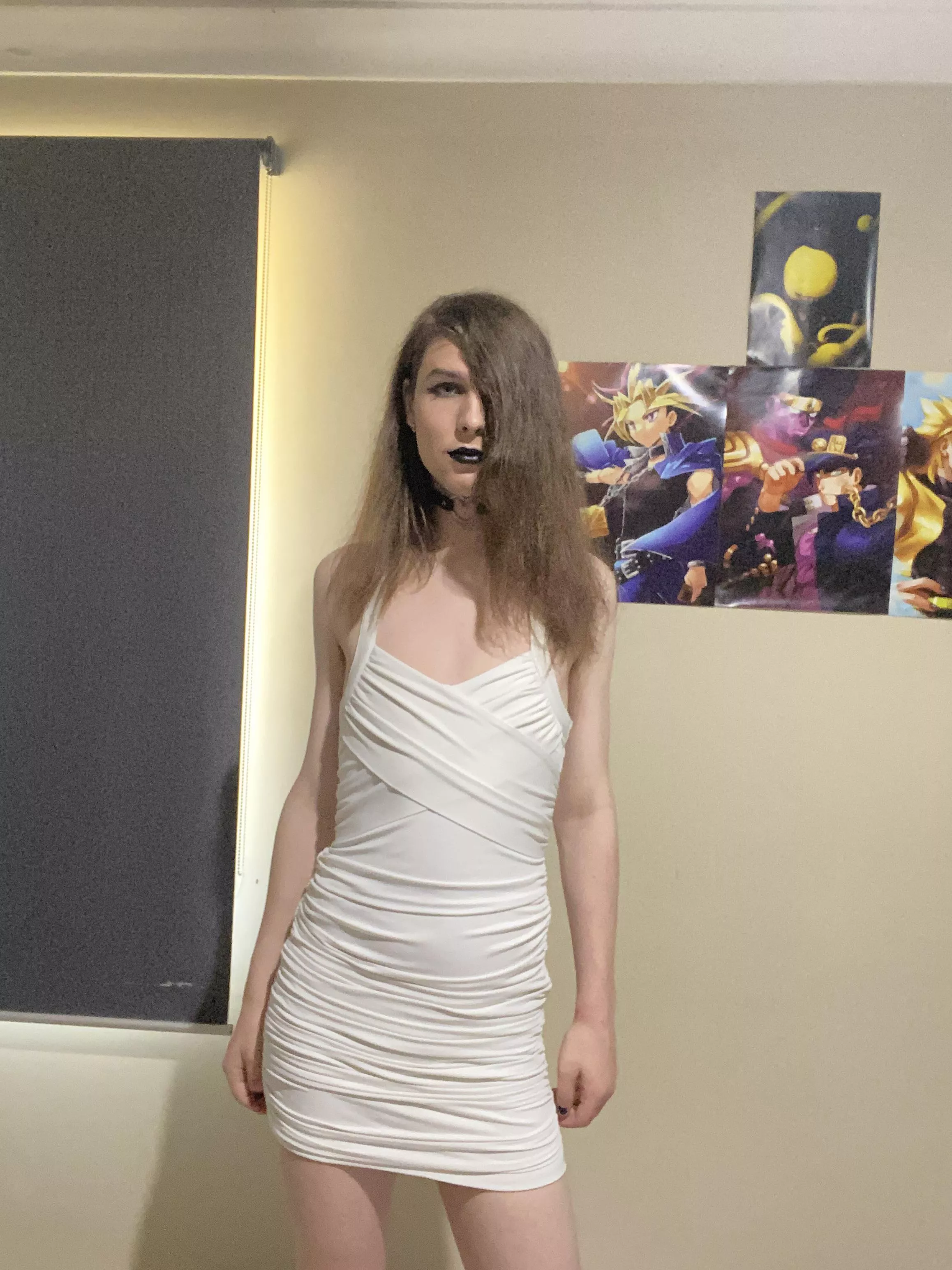 Happy femboy Friday I really like how I look in this dress 🤍🖤🤍