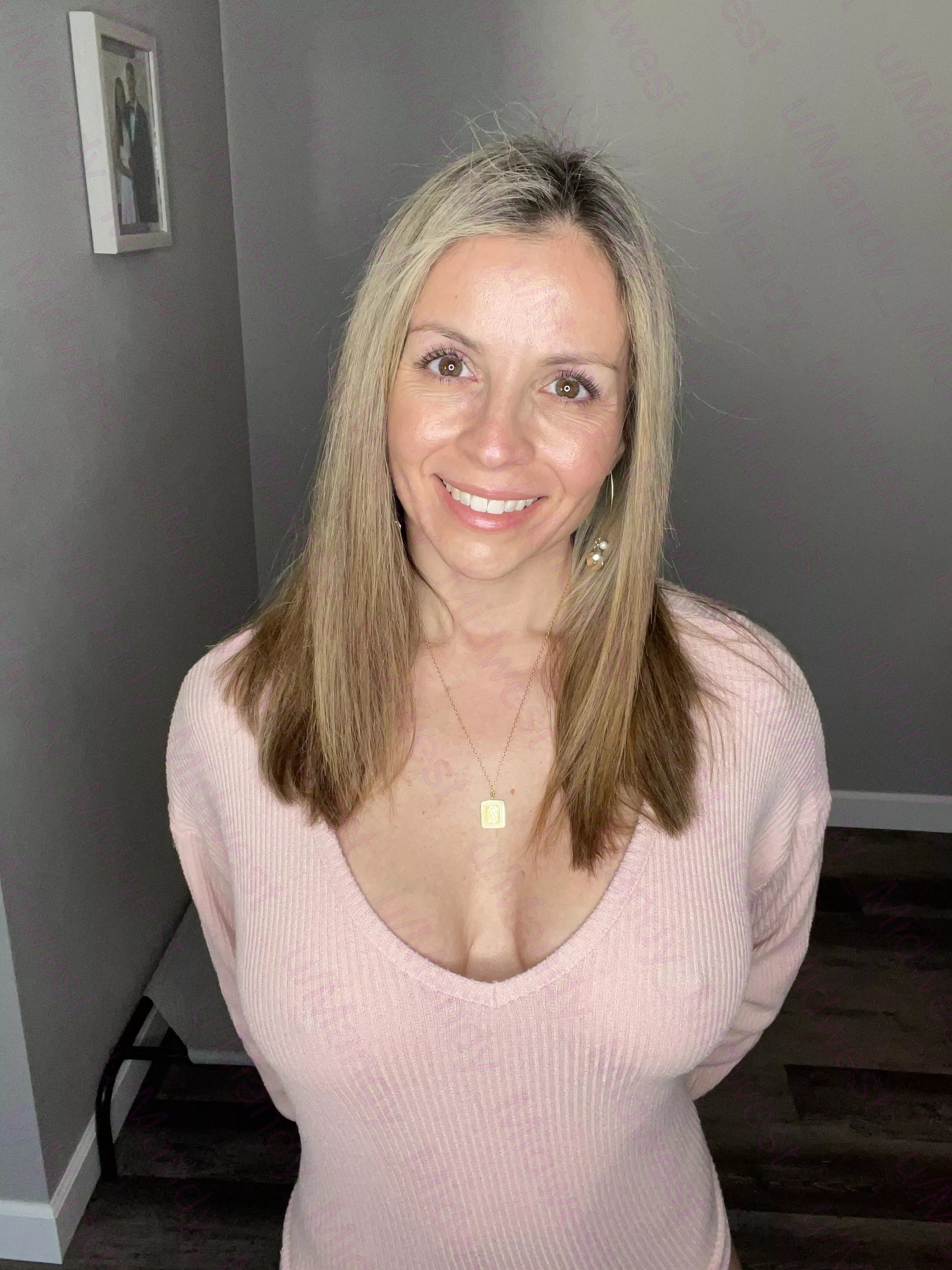 Here are 2 of the 13 reasons that I love braless!