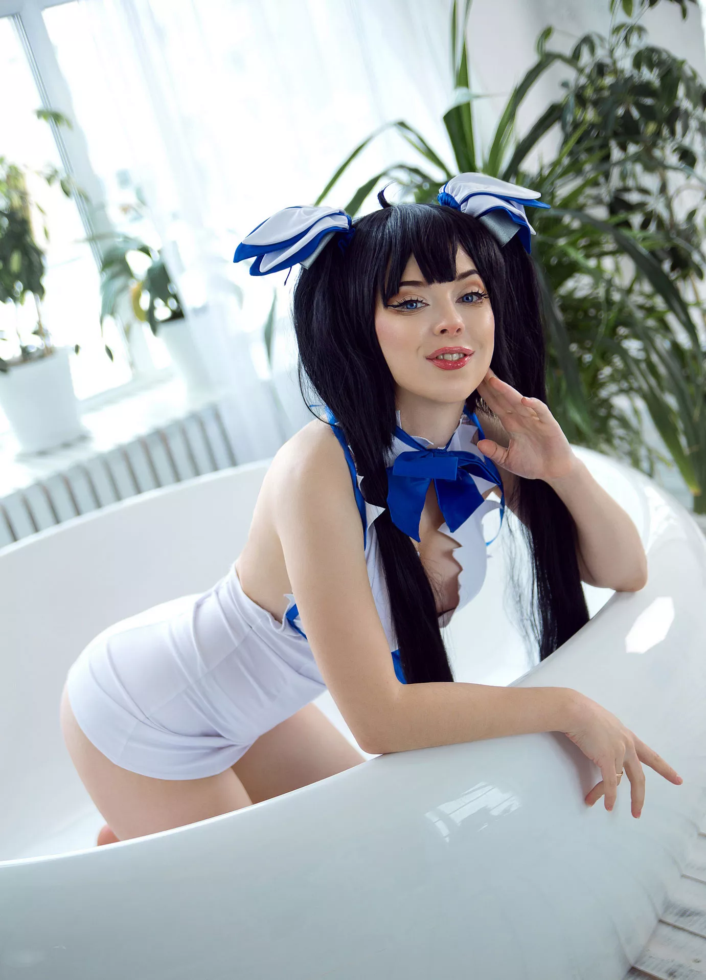 Hestia cosplay by Mayweda