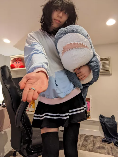 Hey! Wanna try these neat pills? They might make ya cuter!