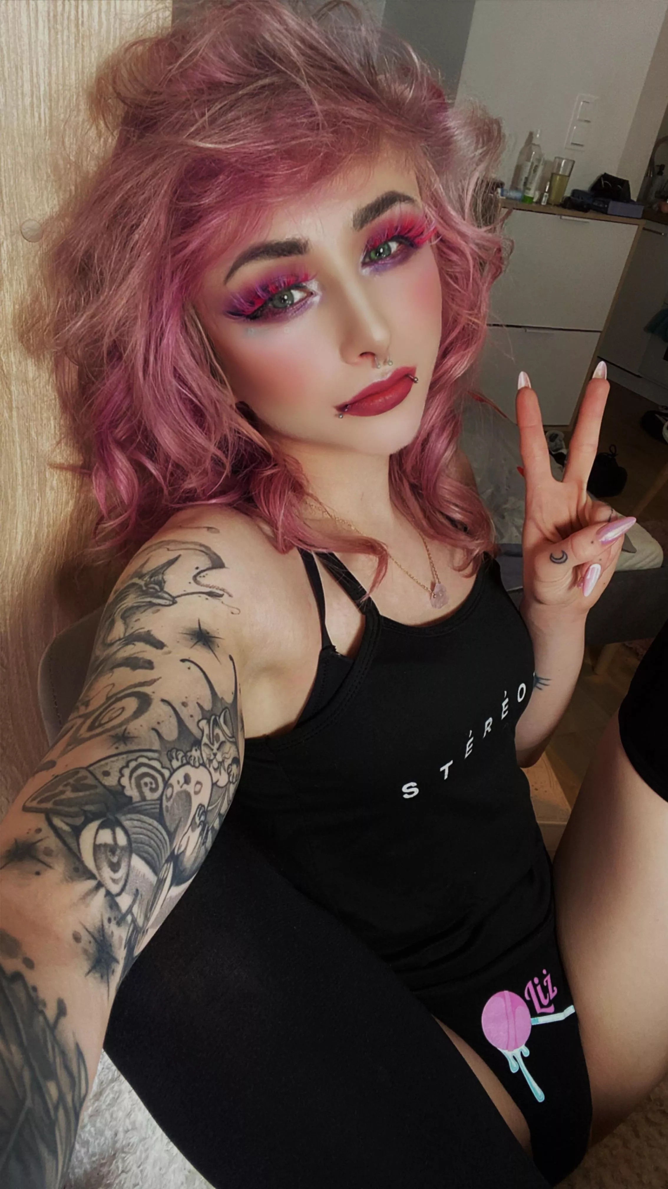 https://m.chaturbate.com/cloudie_x3/ stream in 20 min :3