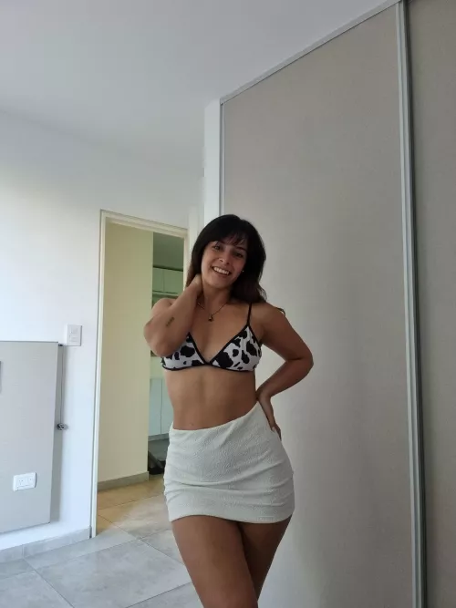 I feel so feminine in this outfit