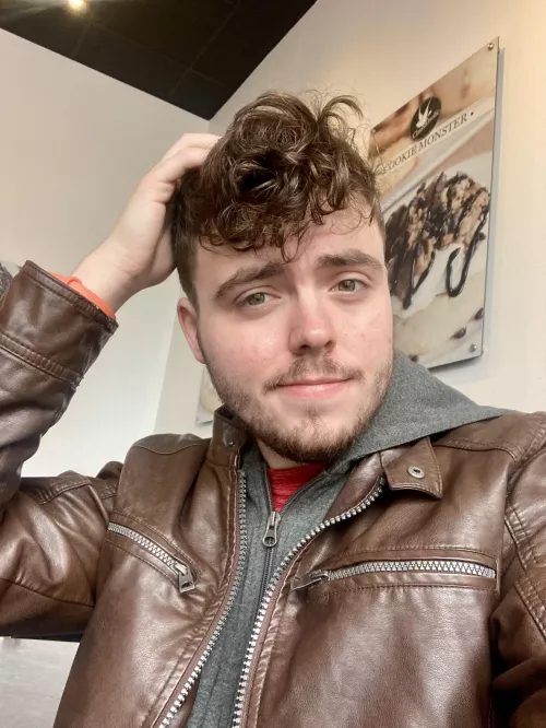 I love cinnamon buns and sweet boys 🤓