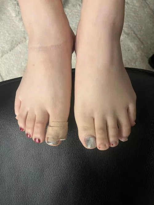 I was getting ready to pist my very first feet pic, then I injured myself 😥