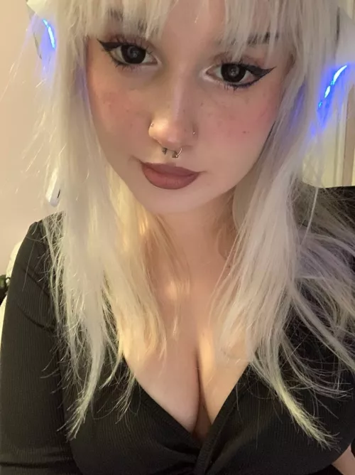 If I beat you at your best game, I'm gonna drain you in my mouth as my prize! 💜 [F]