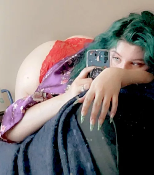 I’m better than your wife/gf 🥸 I deserve attention