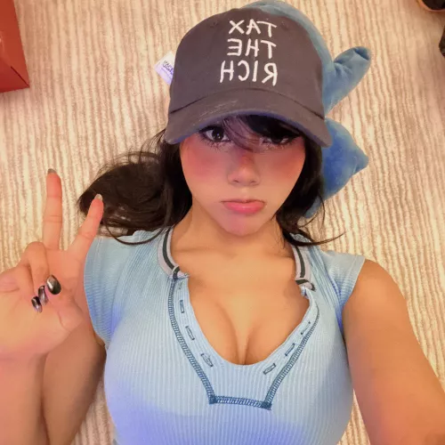 It would be amazing if someone made this busty Mexicans hat a red MAGA hat