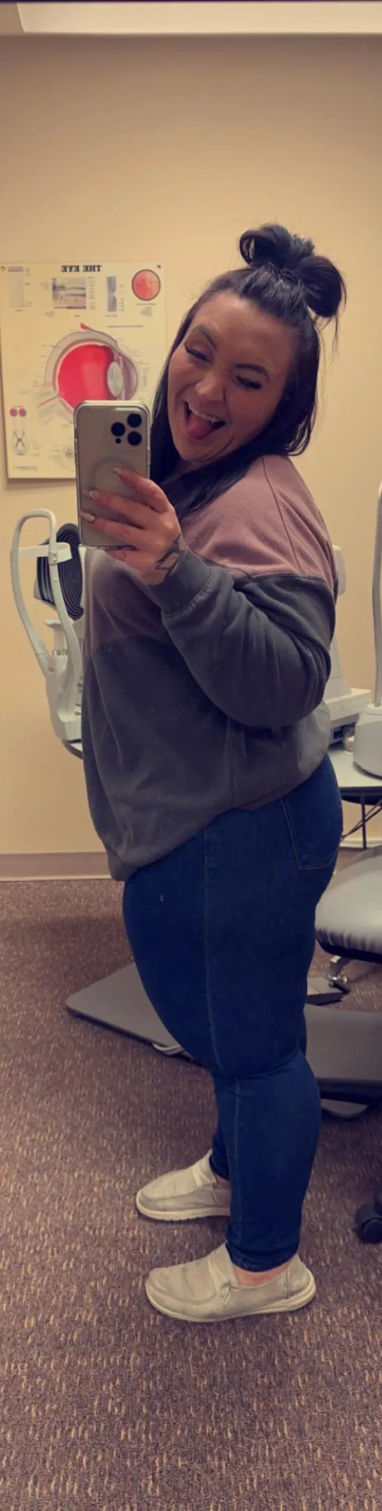 It’s Friday and that means it’s the freakin weekend and I’m about to have me some fun!!