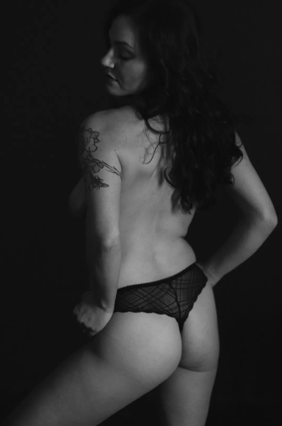 It's not many tattoos, but they're there!