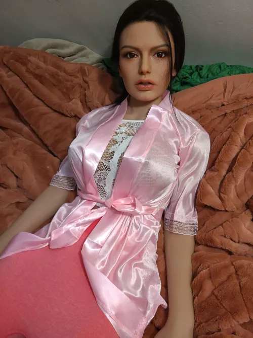 just hanging out. she has it made here