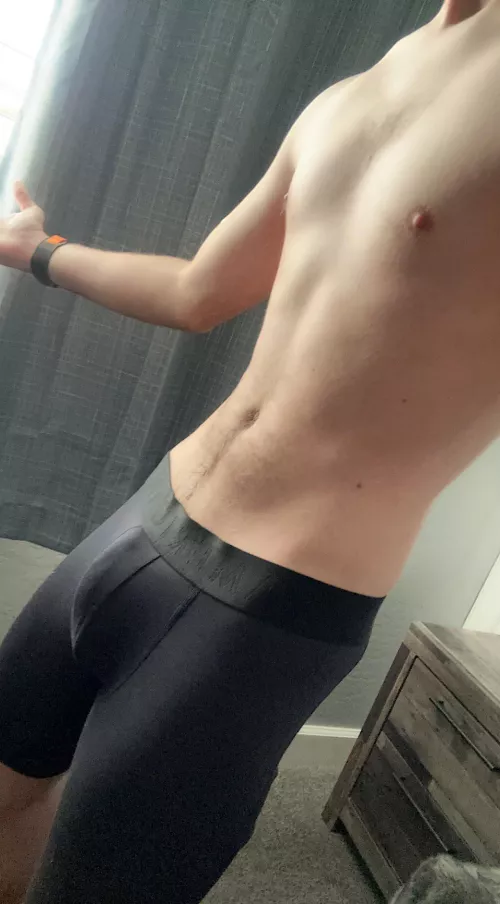 Just some morning twink bulge 🥰