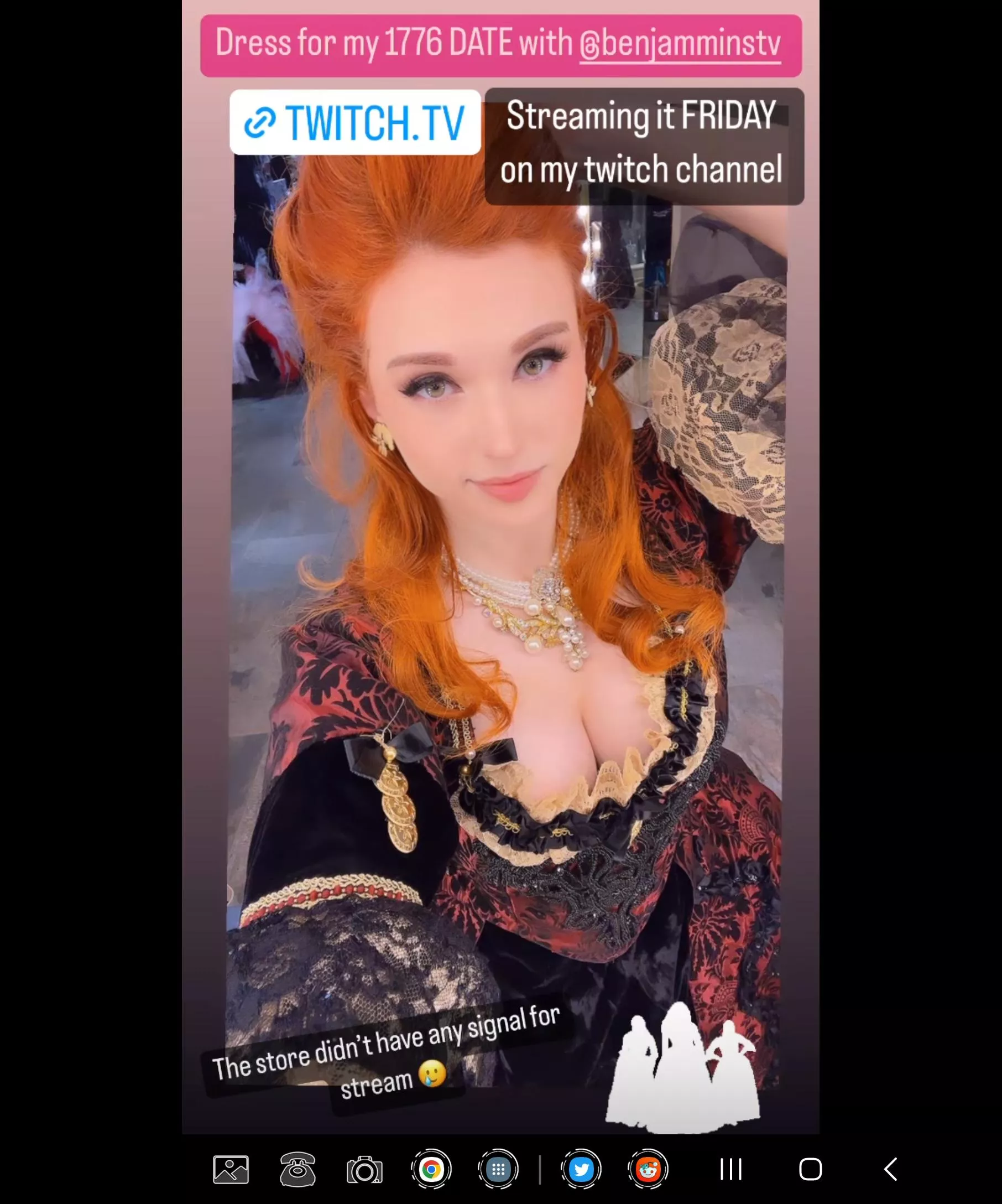 Live Right Now on twitch.tv/amouranth