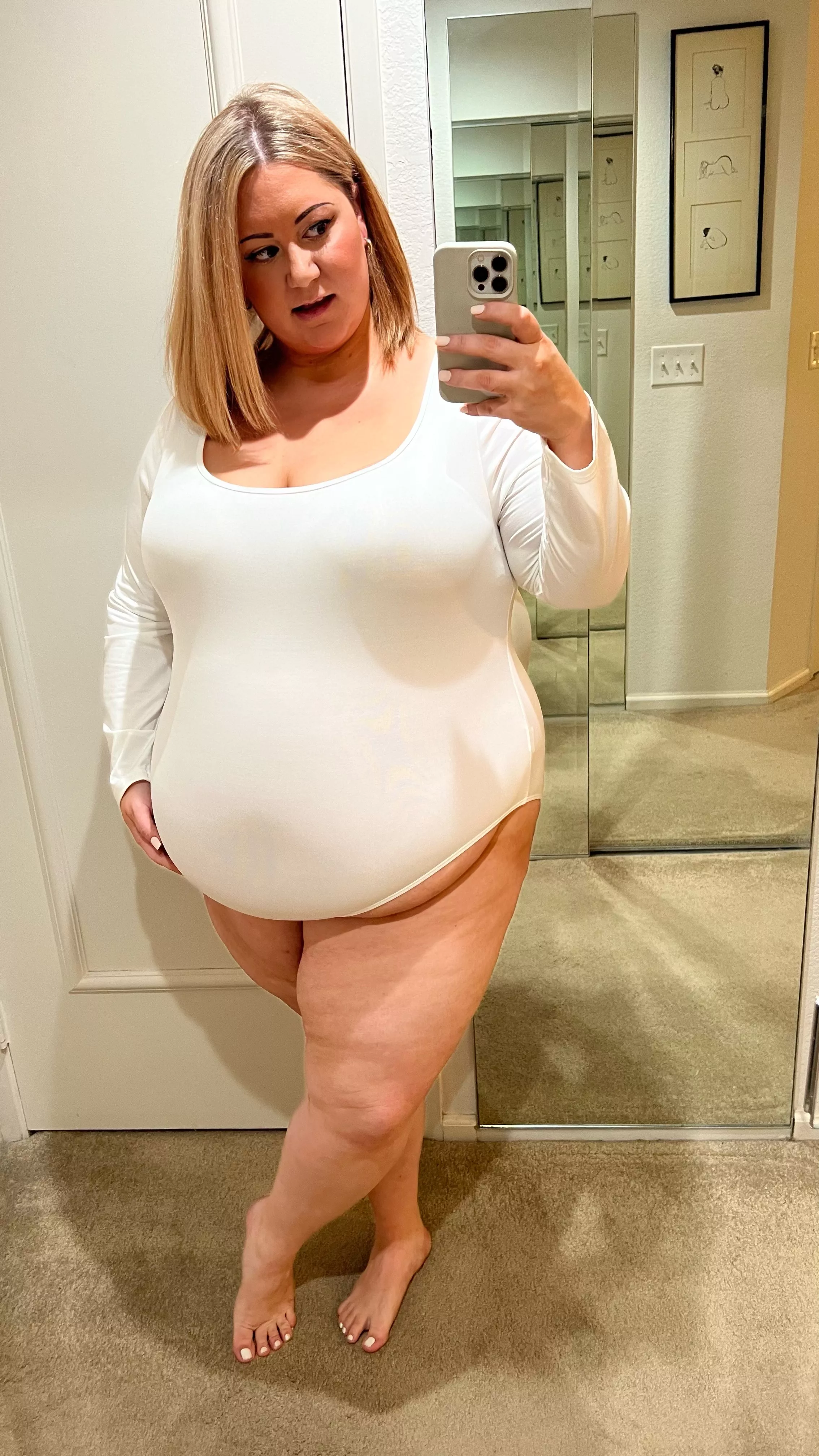 Loving how this bodysuit shows off my soft belly 😍