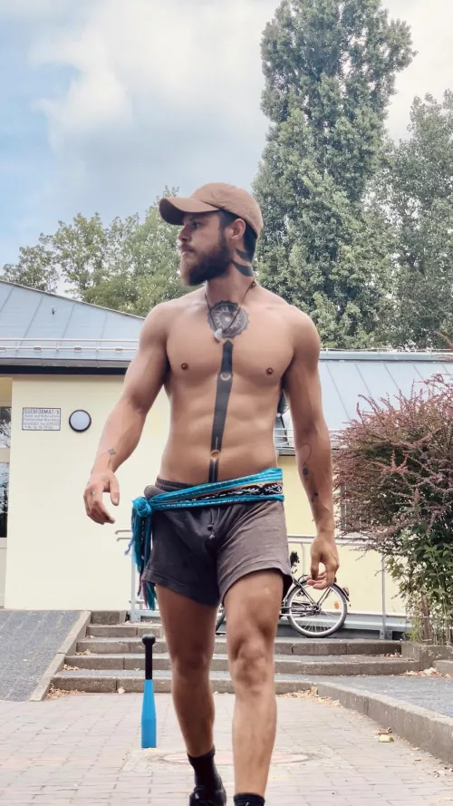 [M] thought about creating a „swinger club“ ;))