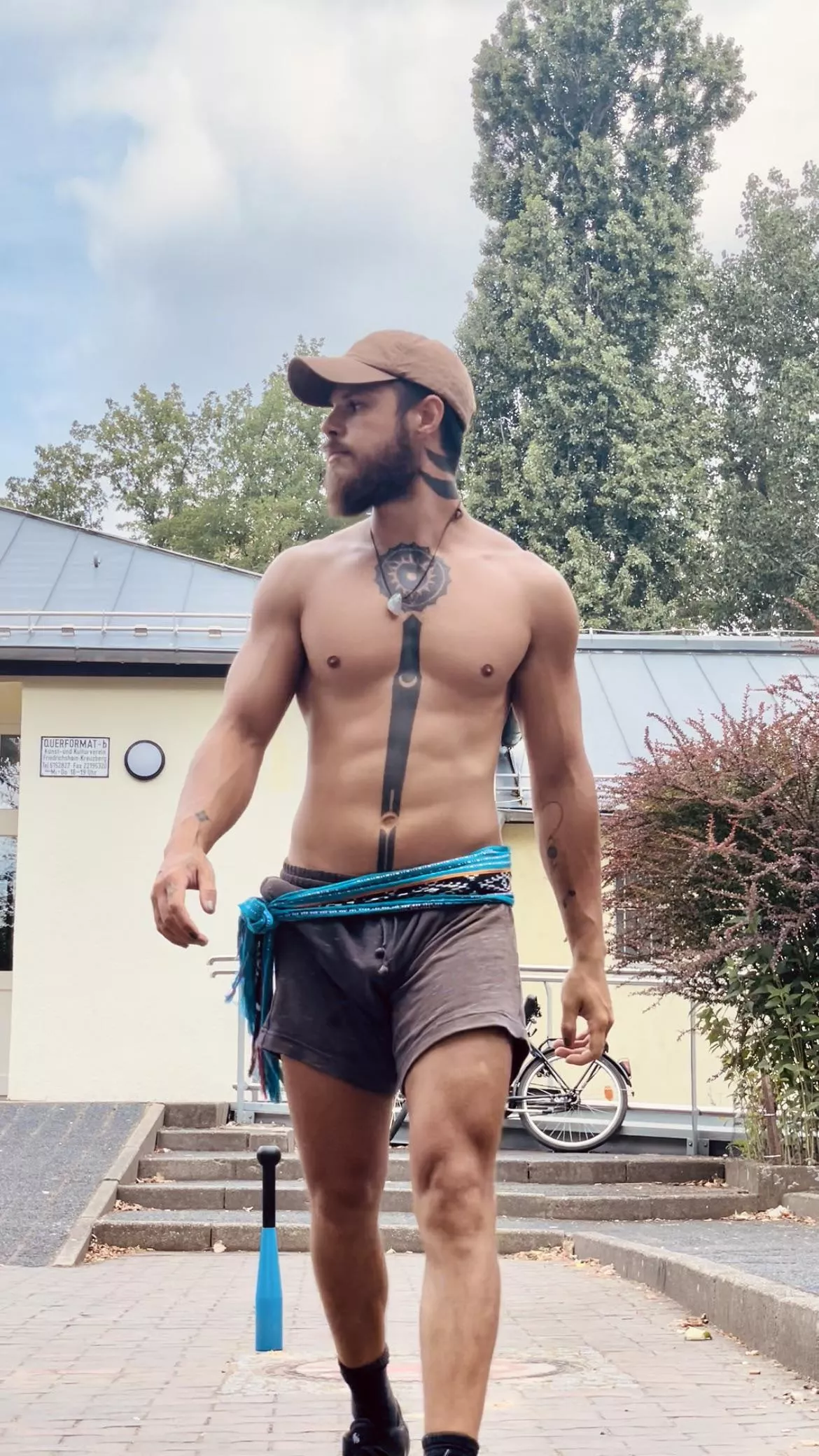 [M] thought about creating a „swinger club“ ;))