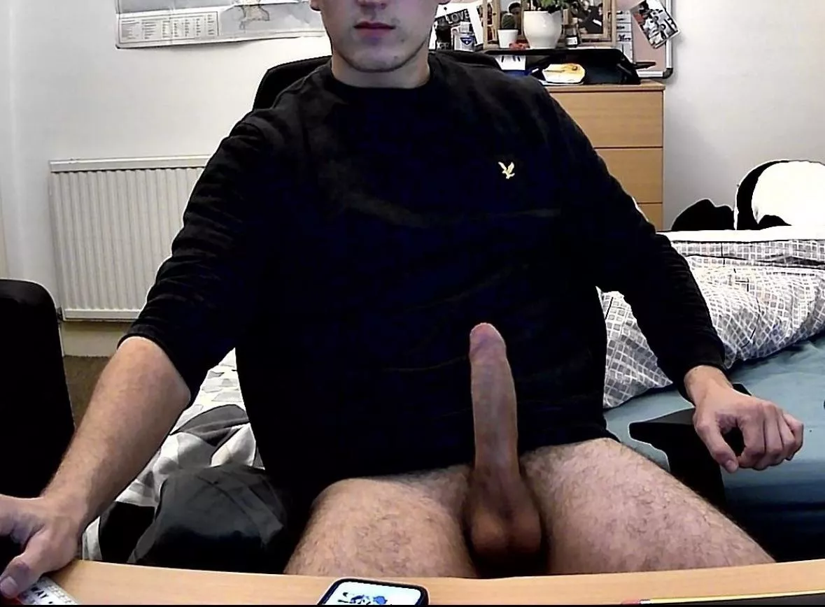 Me at the end of a long zoom meeting after everyone has left.😏 Would you rejoin the call?