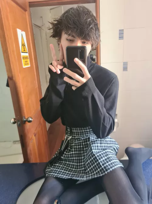 More a formal look but i love this skirt