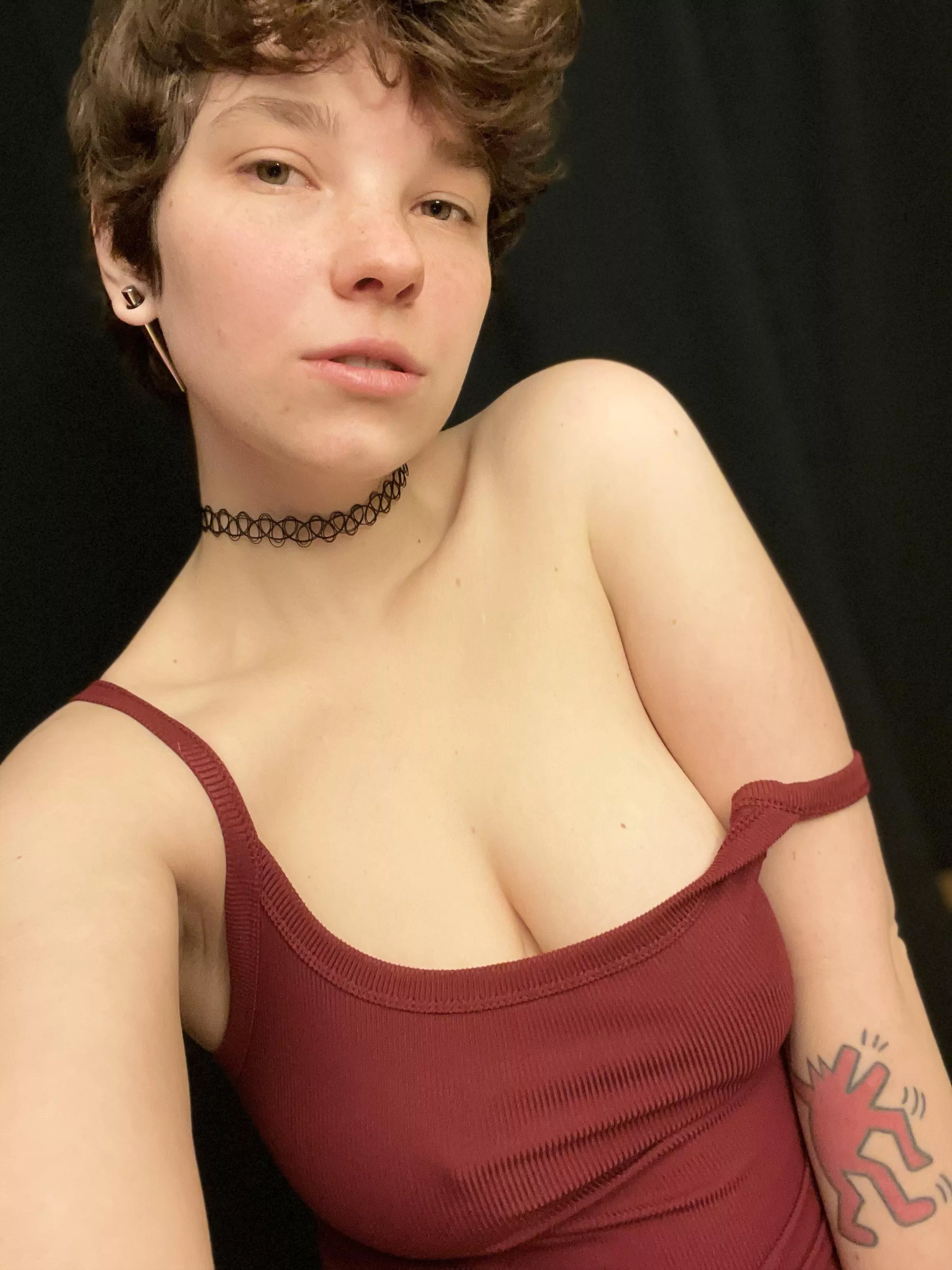 My hair may be short, but it’s still long enough to grab 😏