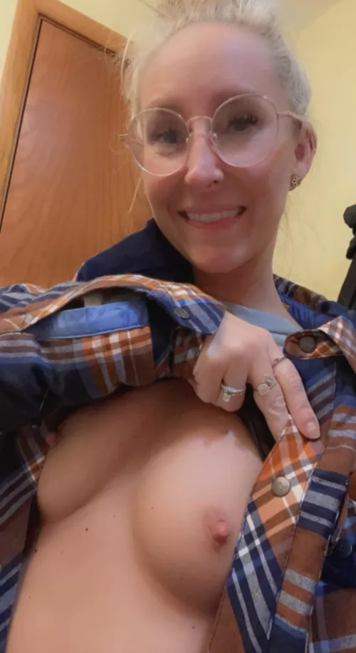 My husband loves when I show everyone my tits.