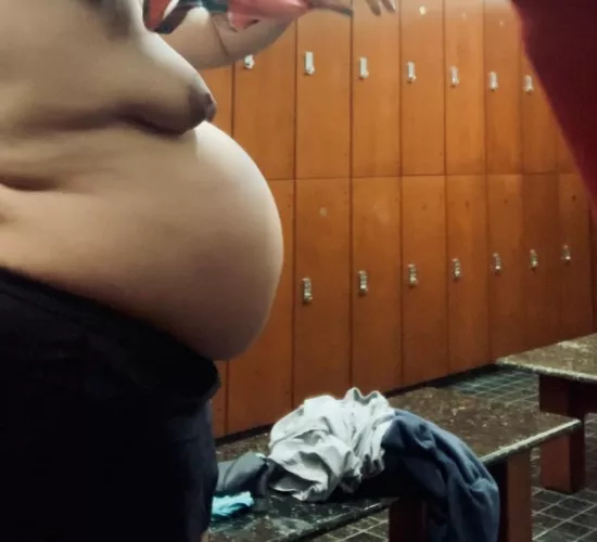 Oh no! Looks like I left my camera on while I was changing for the pool 🫣🫢 …now there’s a whole video of me changing into my suit… 👀💦