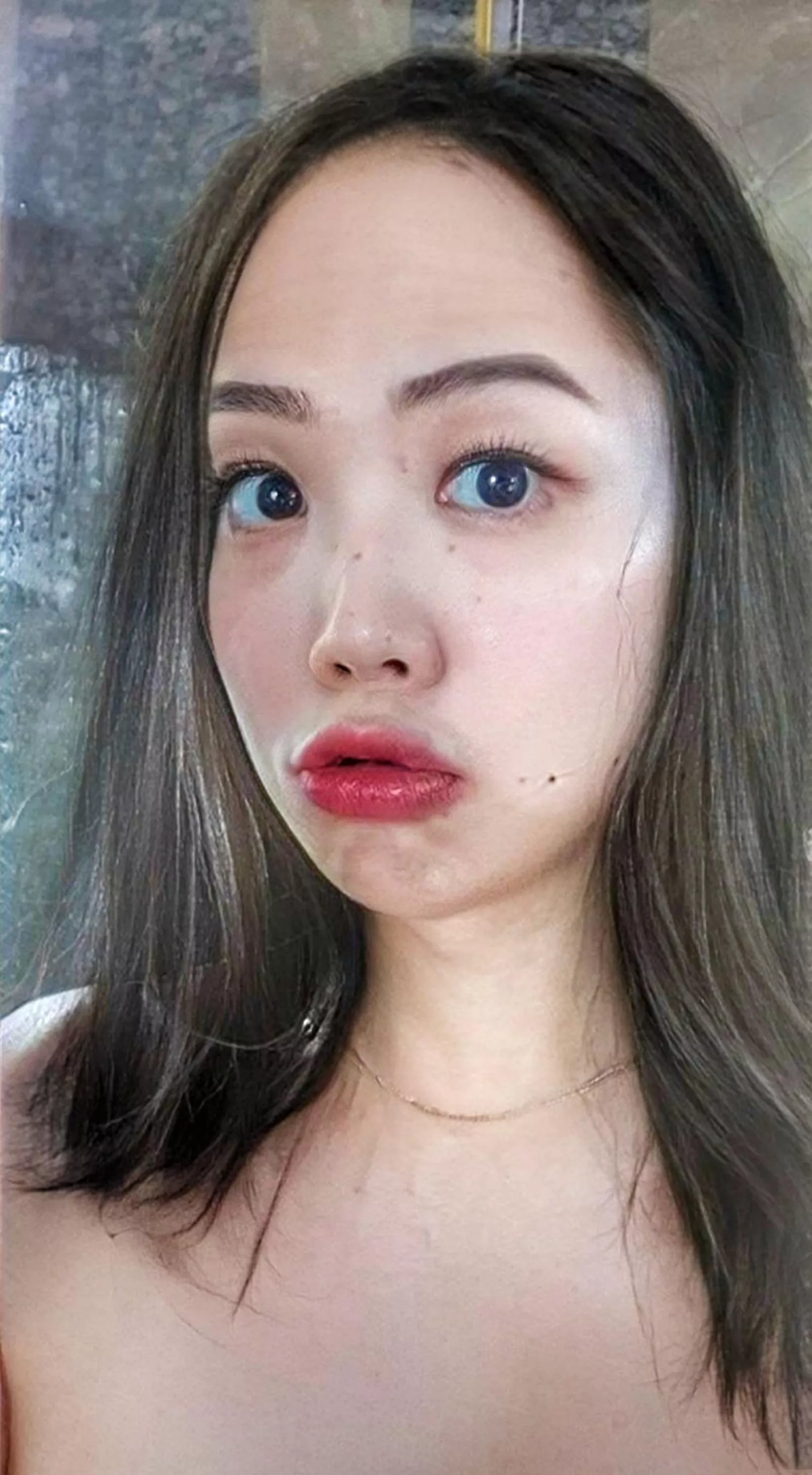 Pouty lips craving thick 🍆 and messy 💦