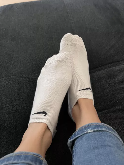 Ready to worship my feet? 😌