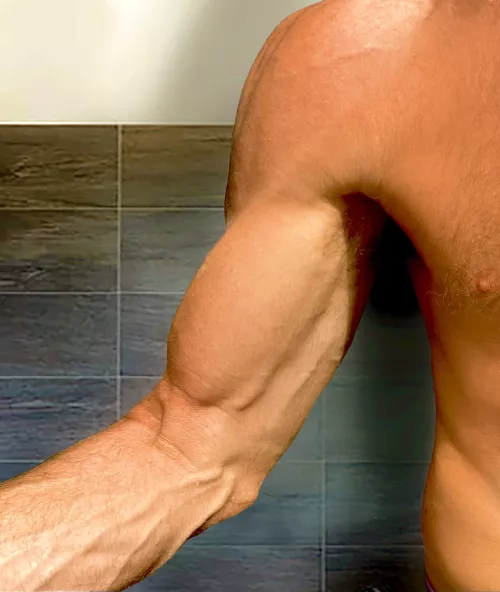 Right half of a pair of cuddling arms [M47]