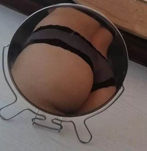 Round mirror rounder butt. Hope this counts! :)