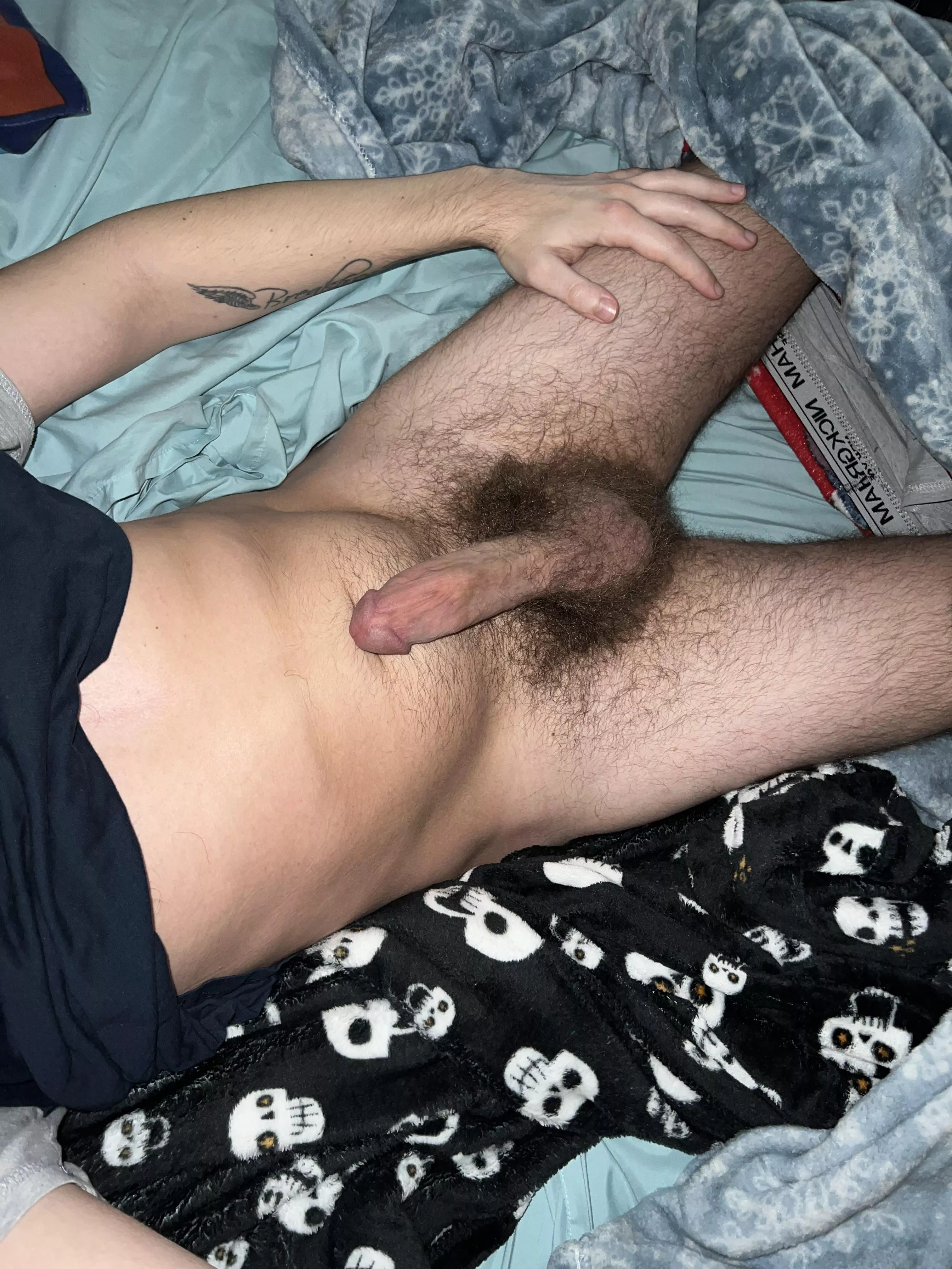 sure do love my bush cock 🫶🏼