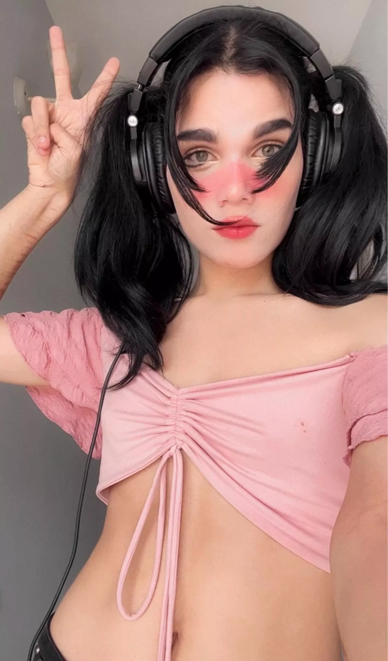 tell me i’m cute pls :3