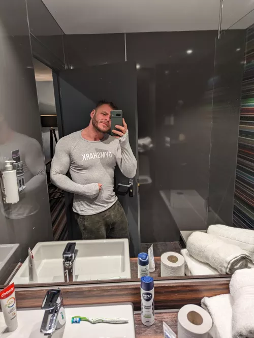 That bathroom lighting though