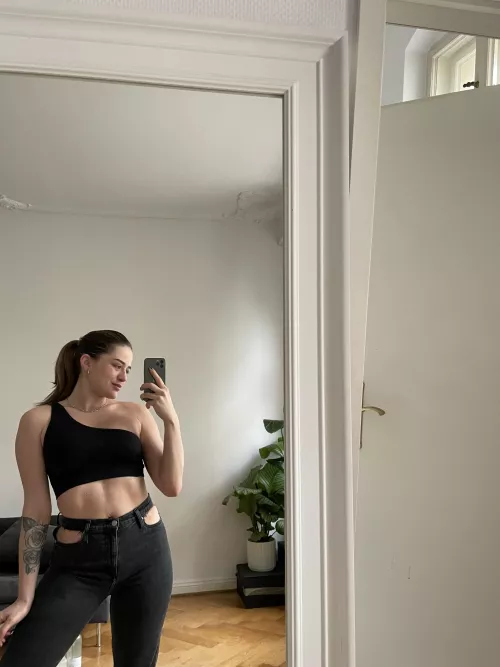 Wanna undress my top?