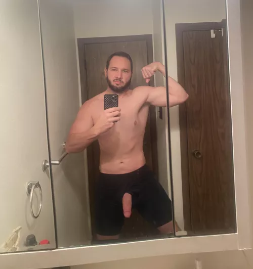 Weak physique but still got a decent dick. What do you think about this 35yr old dad?