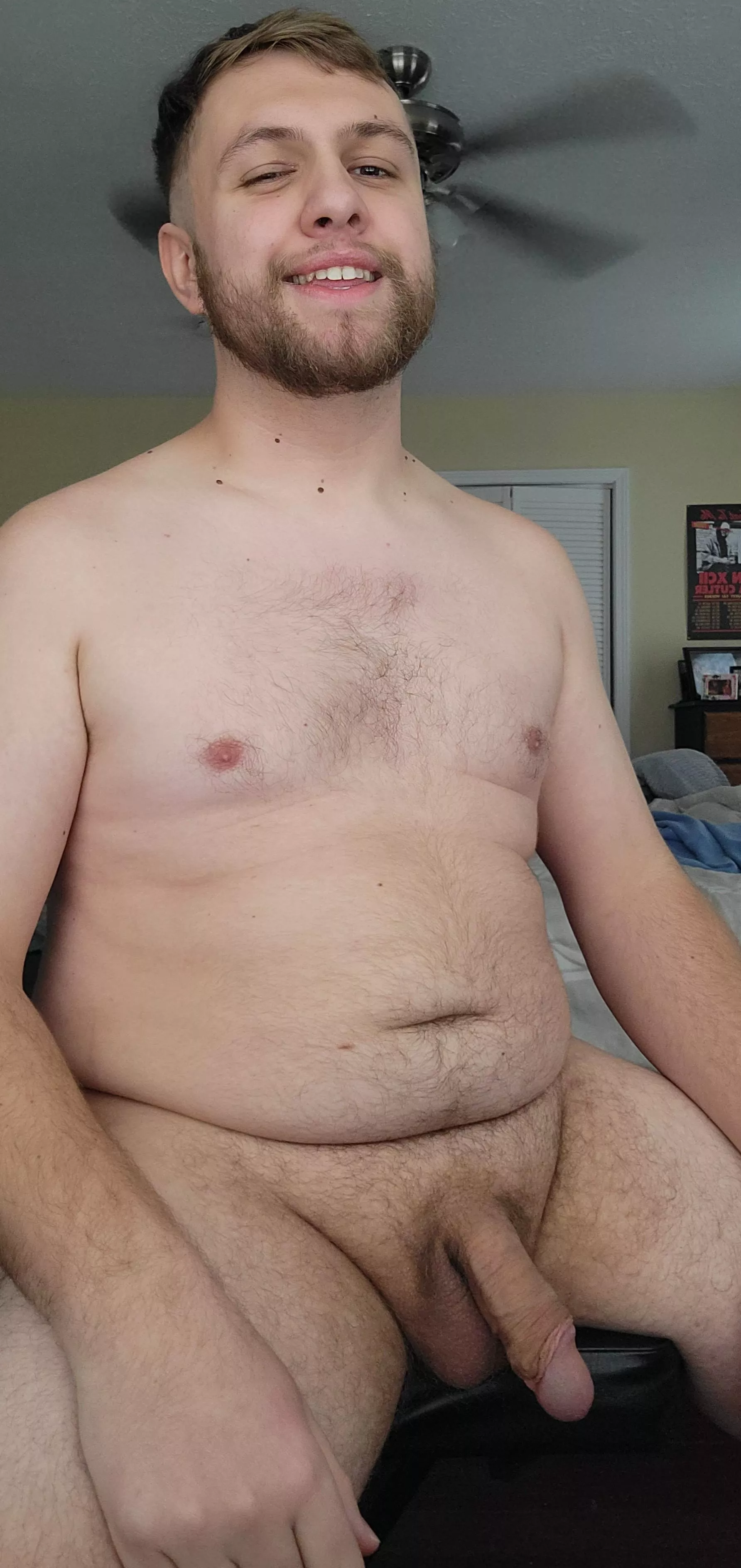 Who wants to come sit in my lap? 😏