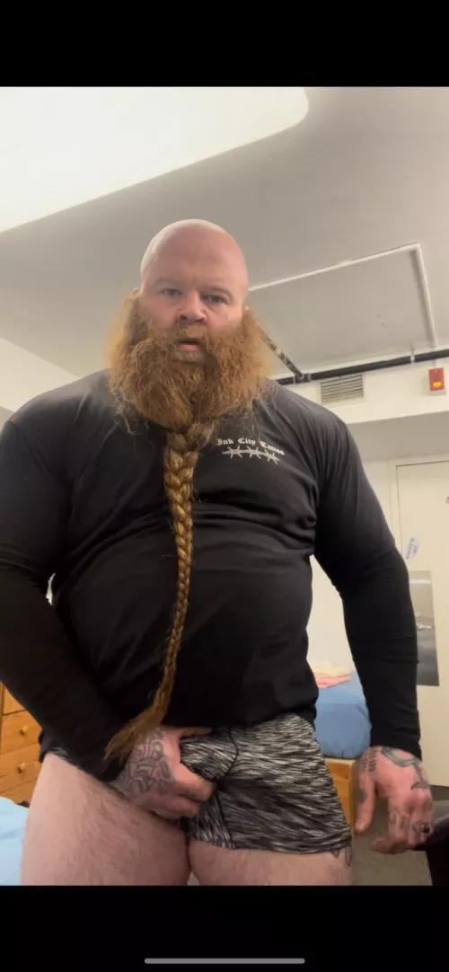 Who wants to hold this big daddy’s baggage? And who wants to see more?