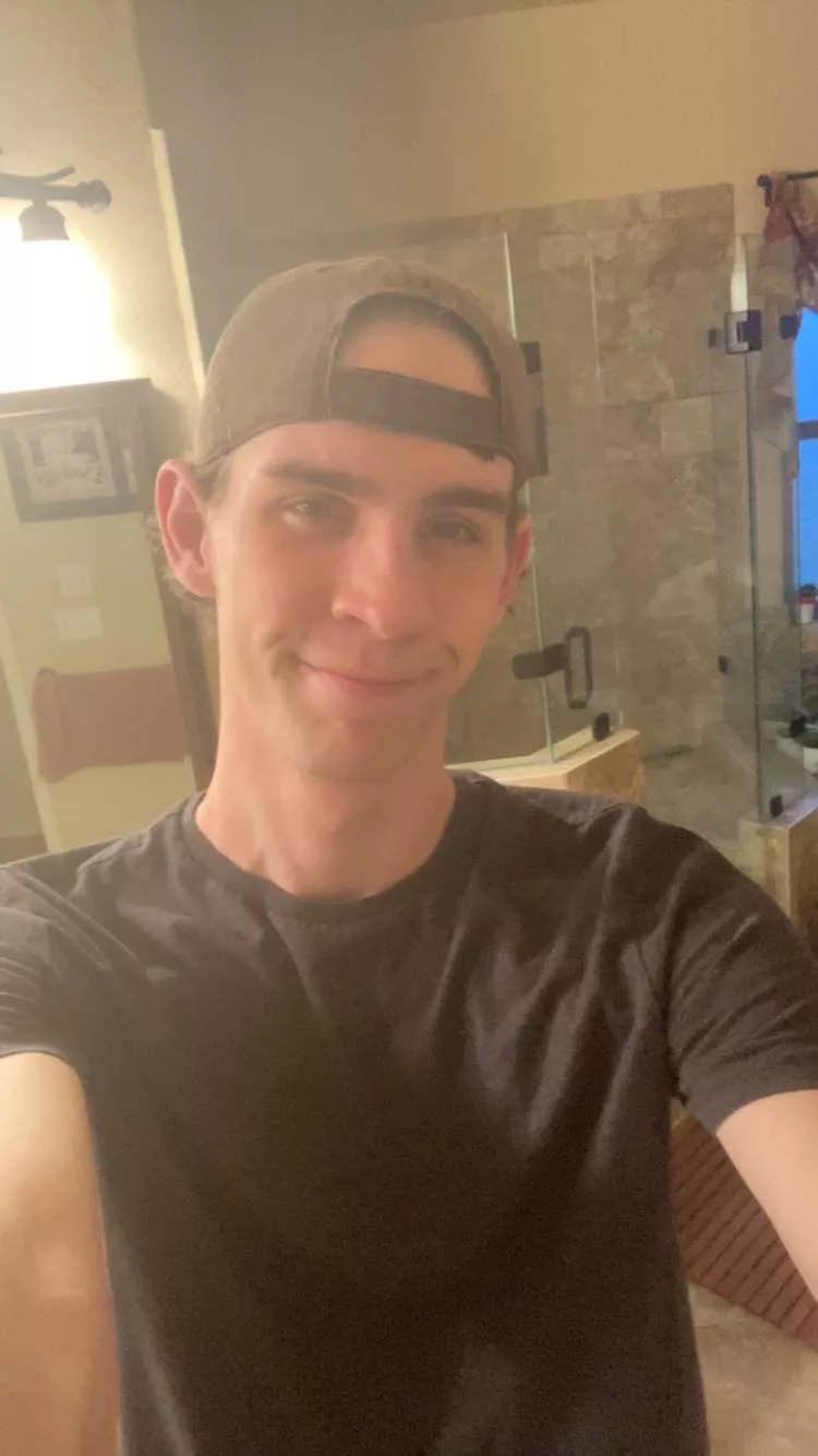 23 yo twink in an open relationship looking to sext other CUTE twinks And jocks hmu;) Mikestu0407