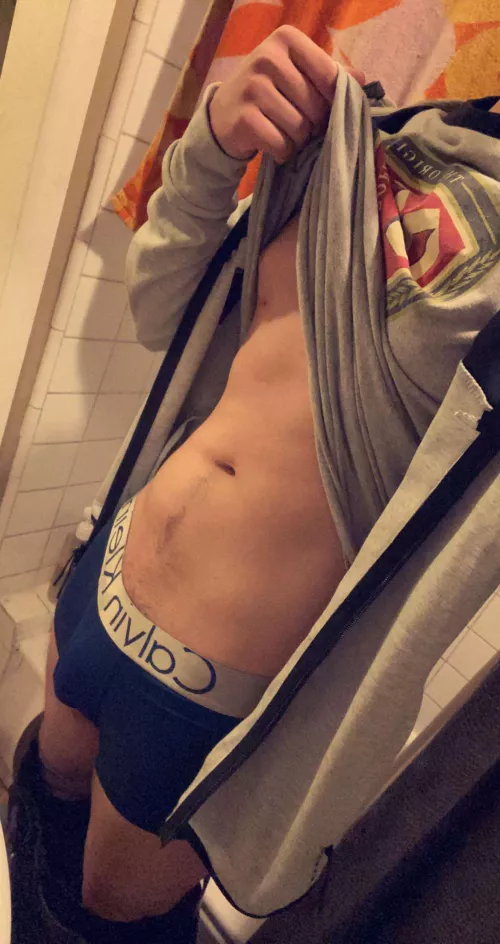 27 m looking for a cute twink to call my own 18+ curious guys++ fem boys+ alpha type or anyone who would let me touch ur body all over n worship you turn ons boxer briefs, pits, turning straight guys @s_chonies