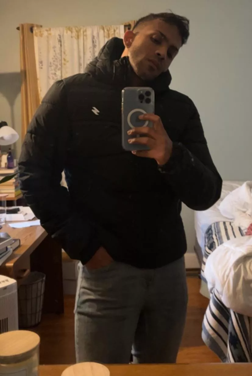 31. Single. Looking to Mingle. DMs accepted.