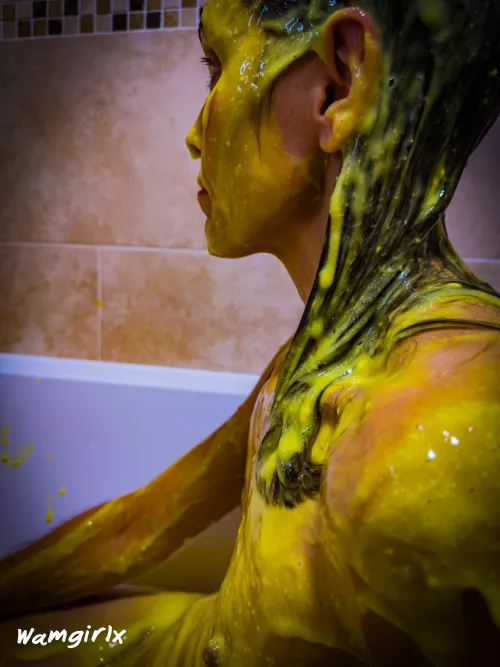 A bath of yellow Gunge