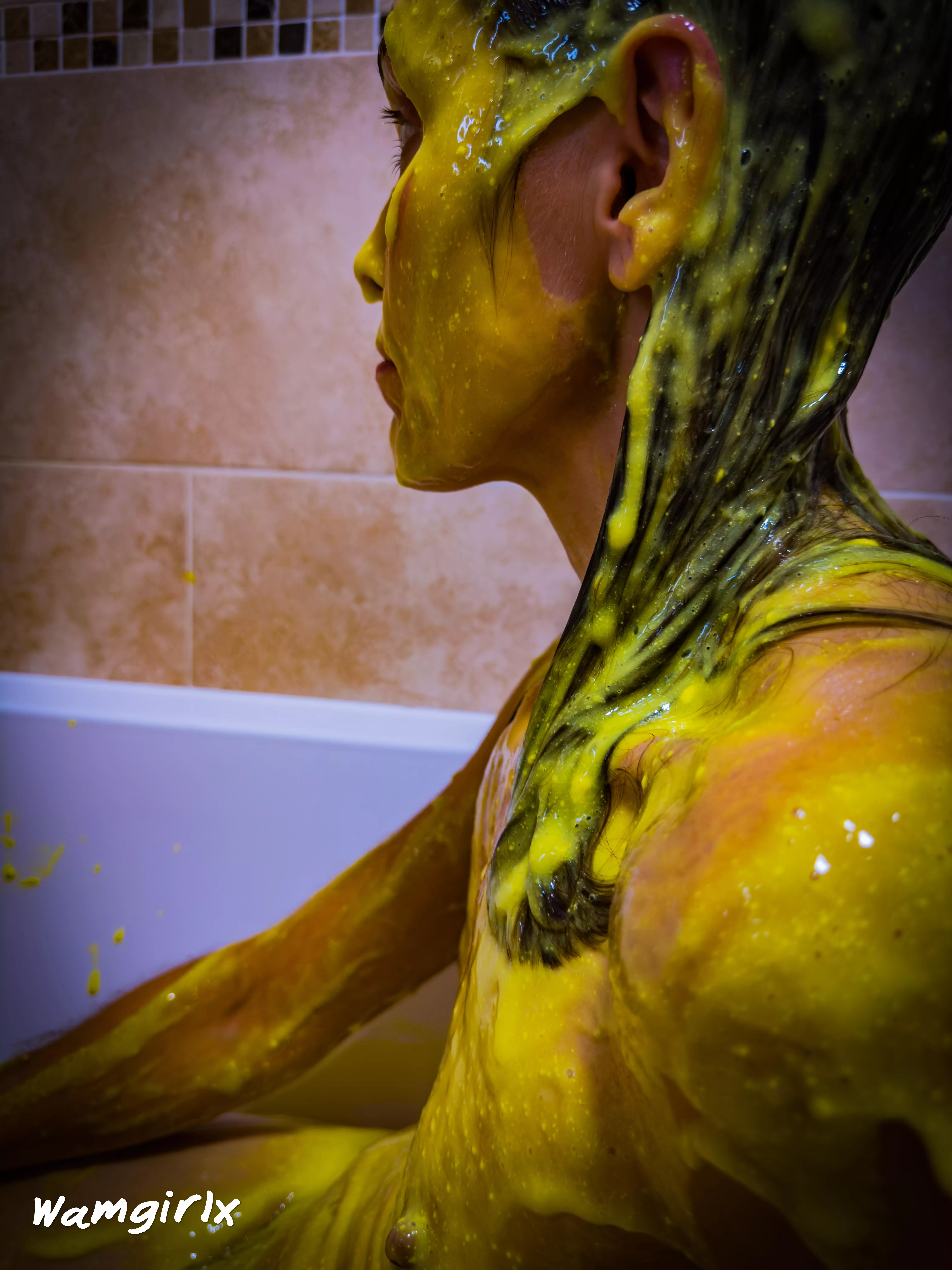A bath of yellow Gunge